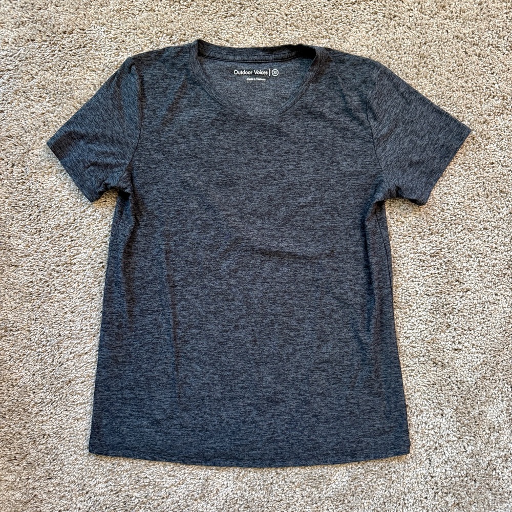 Outdoor Voices CloudKnit Shortsleeve in Charcoal XS